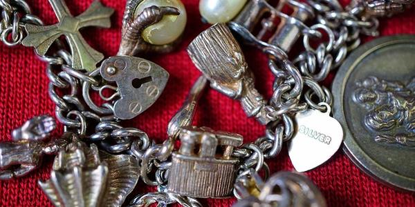 NerdWallet (NASDAQ:NRDS) Reports Bullish Q3, Stock Soars