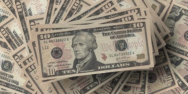 1 Consumer Stock for Long-Term Investors and 2 to Brush Off